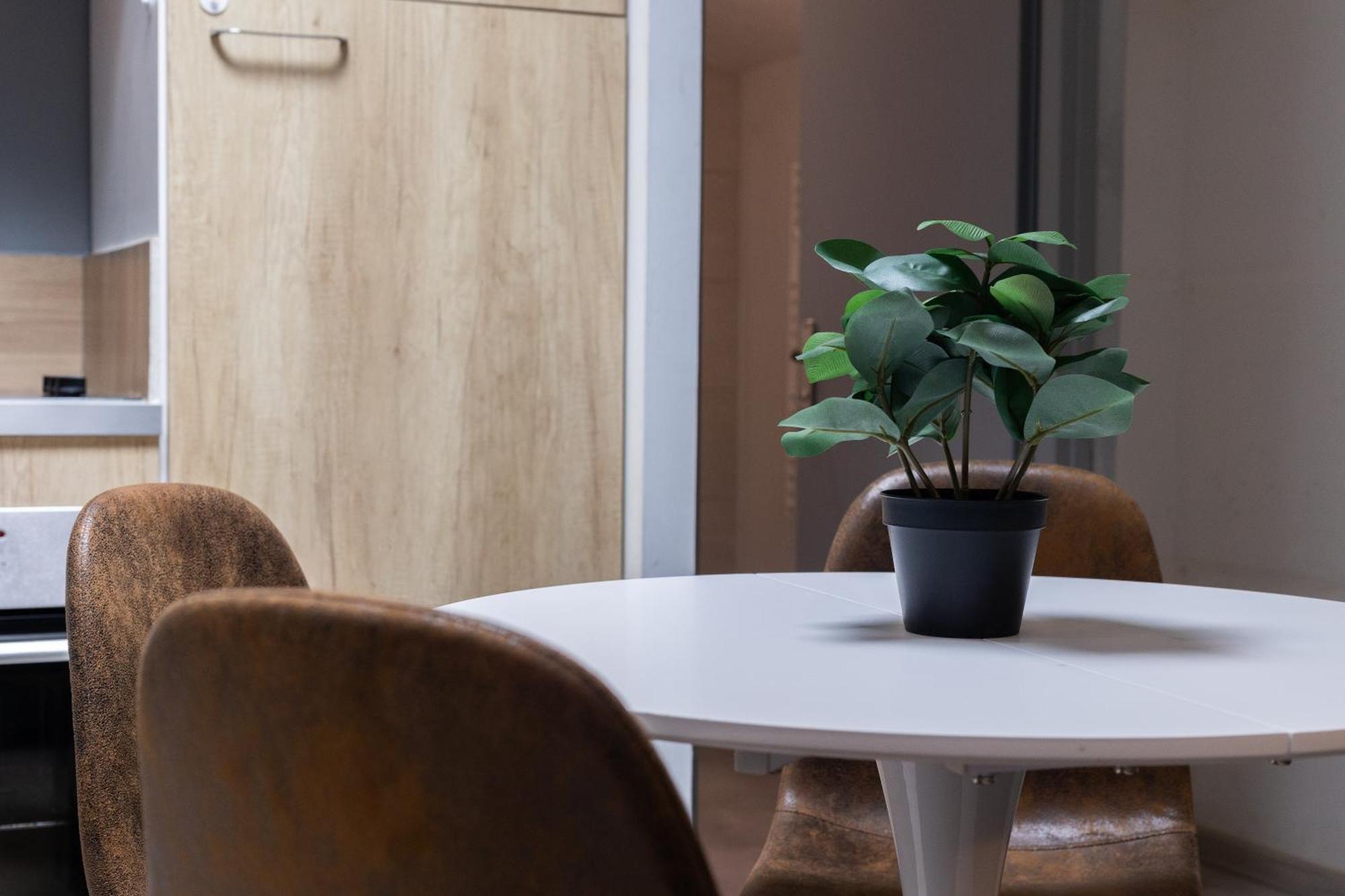 Modern Located In Apartment *
