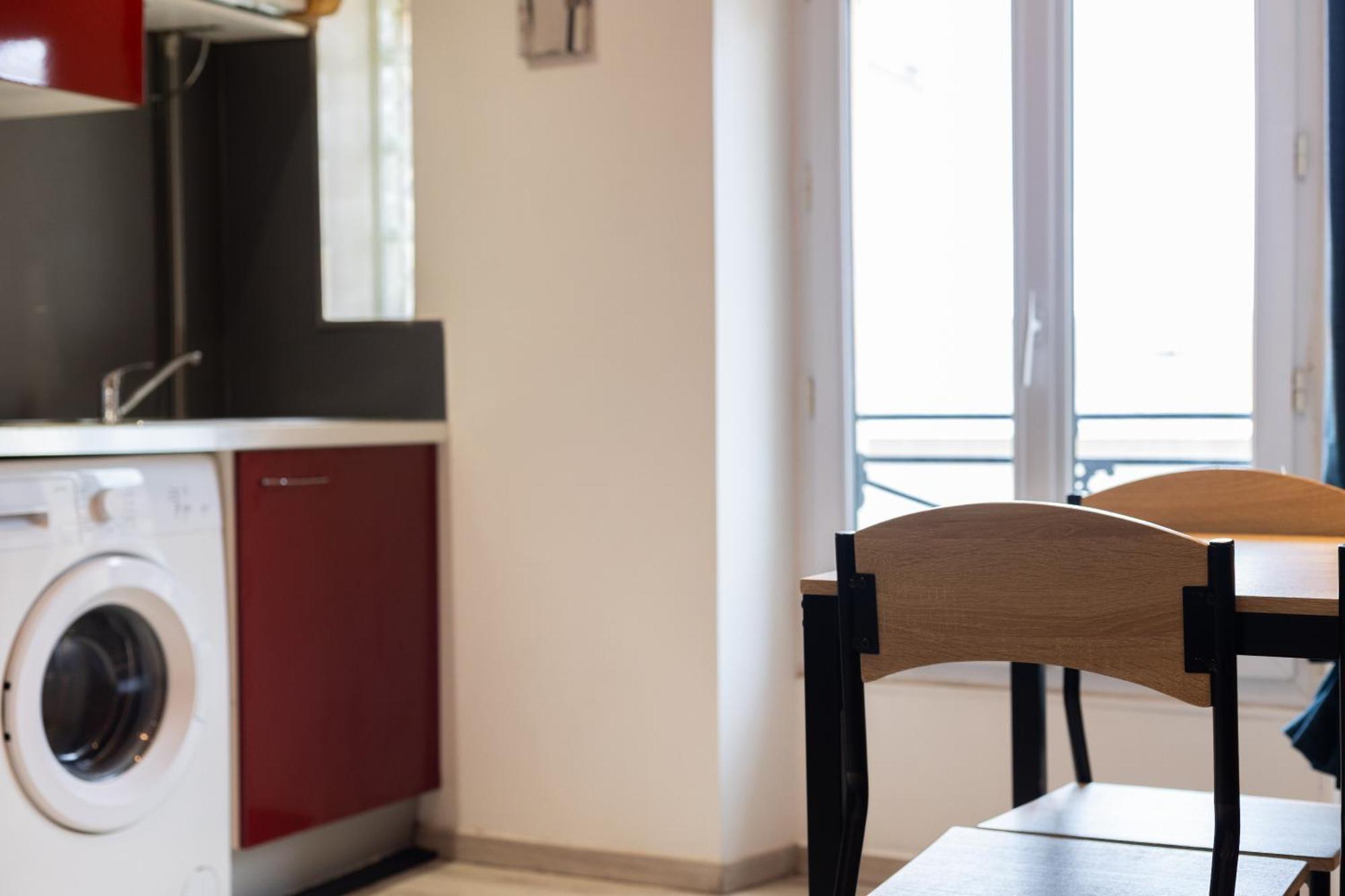 Apartment Modern Located In *