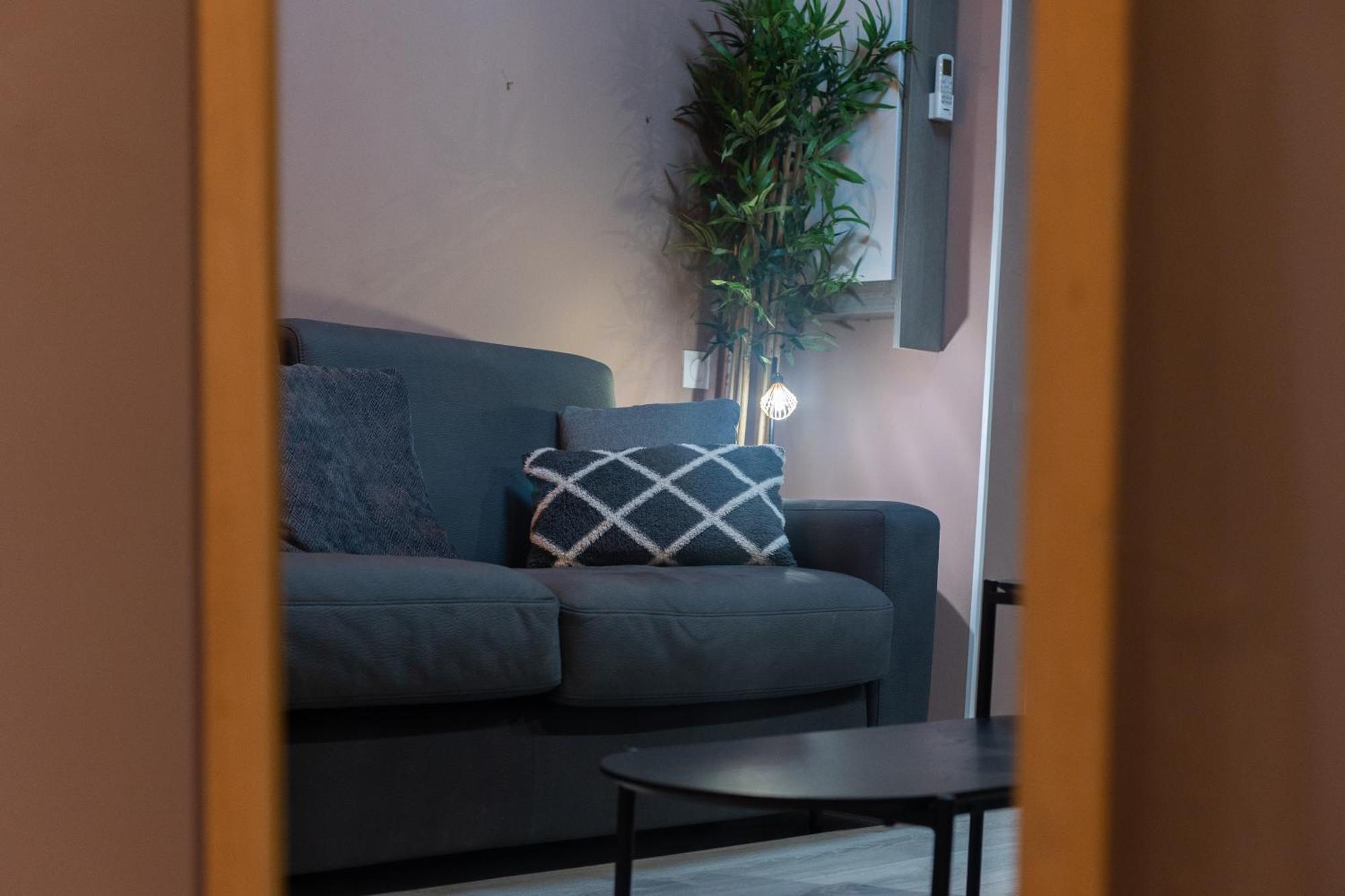 Apartment Modern Located In