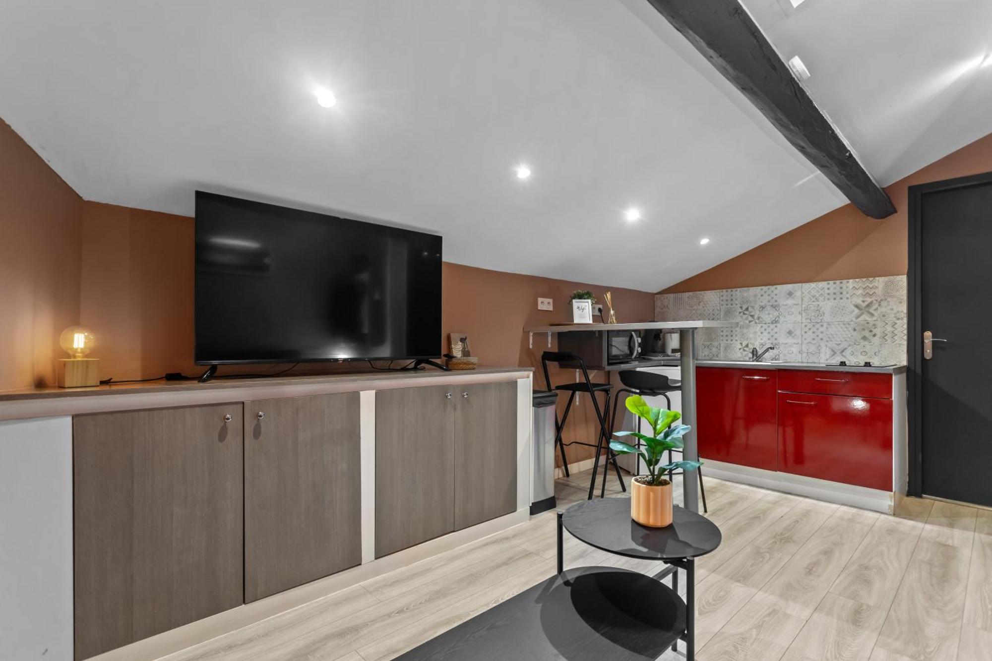 Modern Located In * Cannes